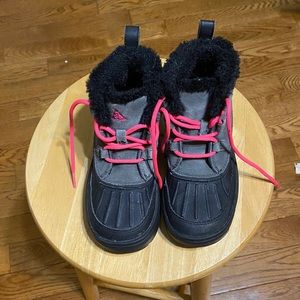 Girls Nike snow boot